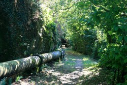 Chemin des Fontaines avec sa Conduite forcée