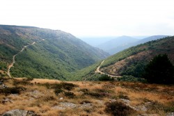 Vue du Pas de Mountserat (vue vers l'ouest) vous devrez rejoindre ce chemin et partir à droite