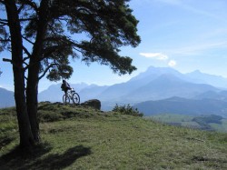 plateau du paradis au dessus de la Mure - vue sur l'Obiou