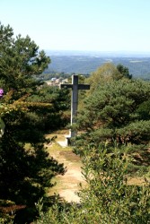 Croix derrière la Peyro Clabado (Lacrouzette)