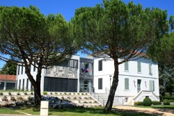 Mairie d'Aussillon  (6700Habitants)