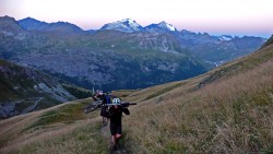 Début de 1500m de portage. Ready ?