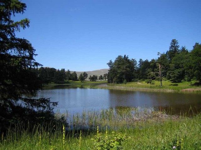 Authon: Lac des Monges - Croix de Veyre