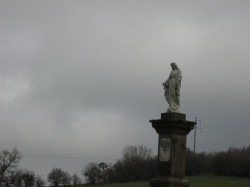 02.Le Val St Eloi.Vierge à gauche en montant vers Neurey.
