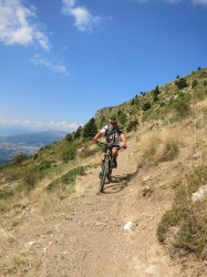 début descente pour rejoindre le ravin