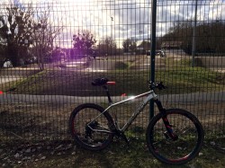 Le SUNN devant ses cousins BMX (historiquement SUNN est une marque de BMX)