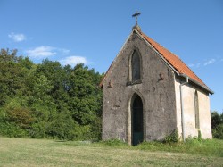 Le Val St Eloi.Le Chaumont.Chapelle Notre Dame du Sacré-Coeur.