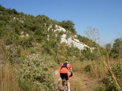 Km20 une petite remontée pour poursuivre la descente rapide vers le camp Pourquier