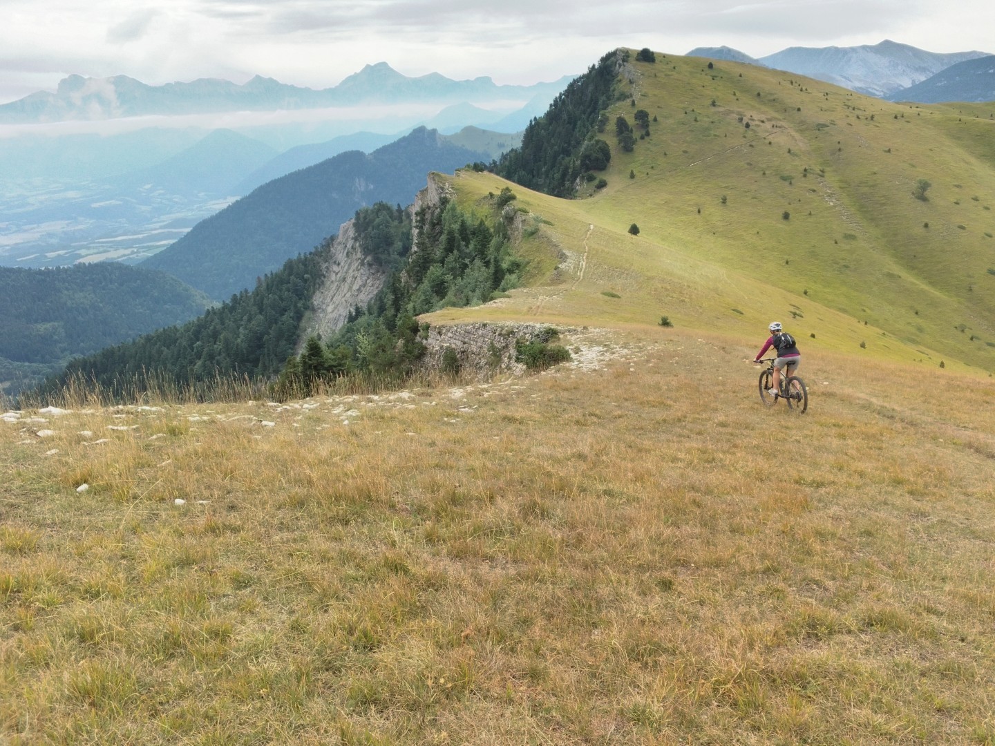 Crête de Grande Leirie depuis les Nonnières