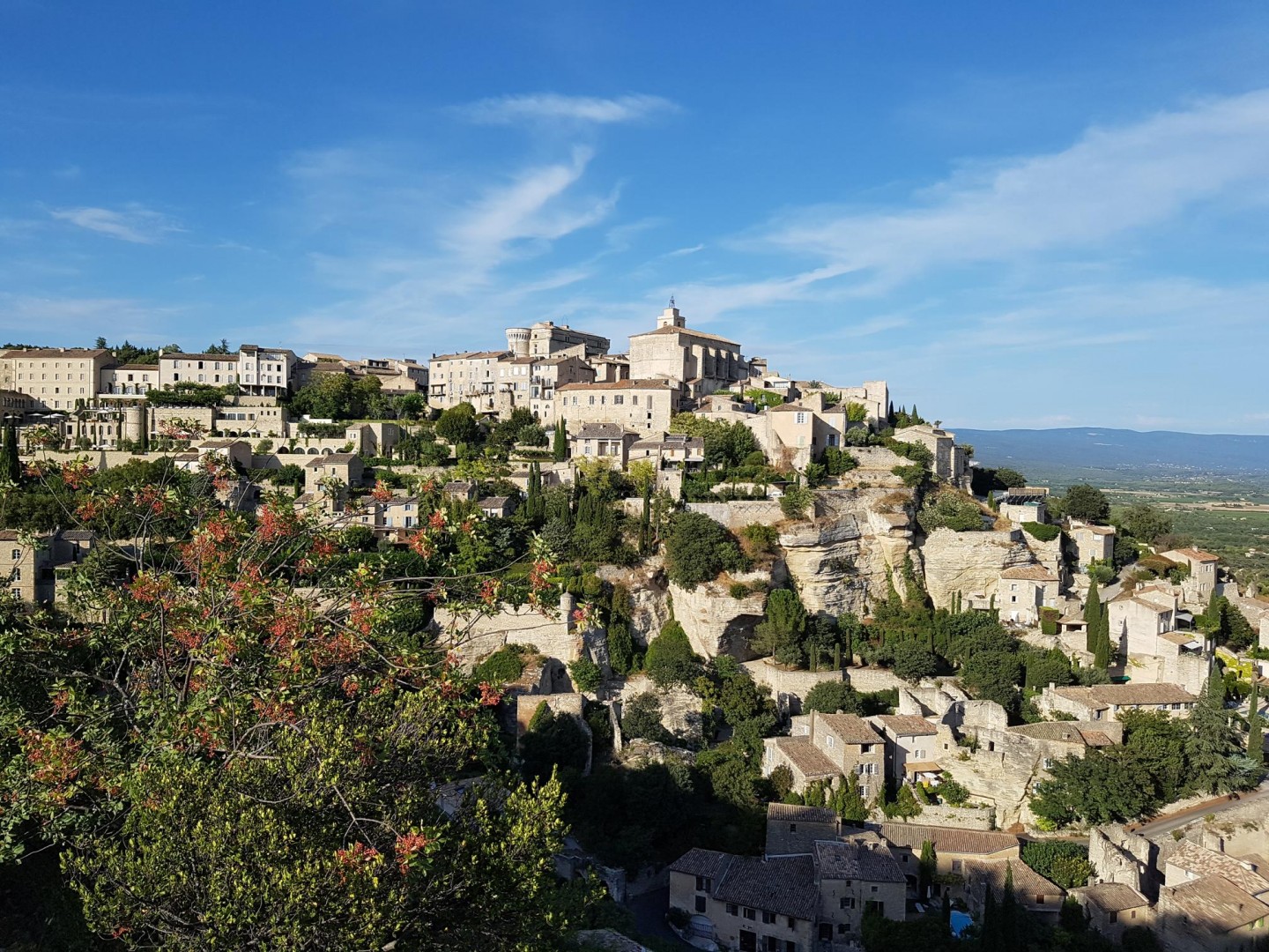 Gordes - Murs via le bois d'Audibert et les moulins de la Véroncle