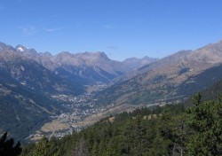 Vue sur la vallée de la Guisane depuis la Croix de Toulouse