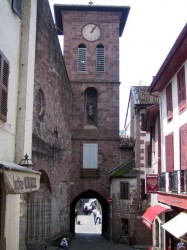 Rue centrale de la vielle ville de Saint Jean Pied de Port
