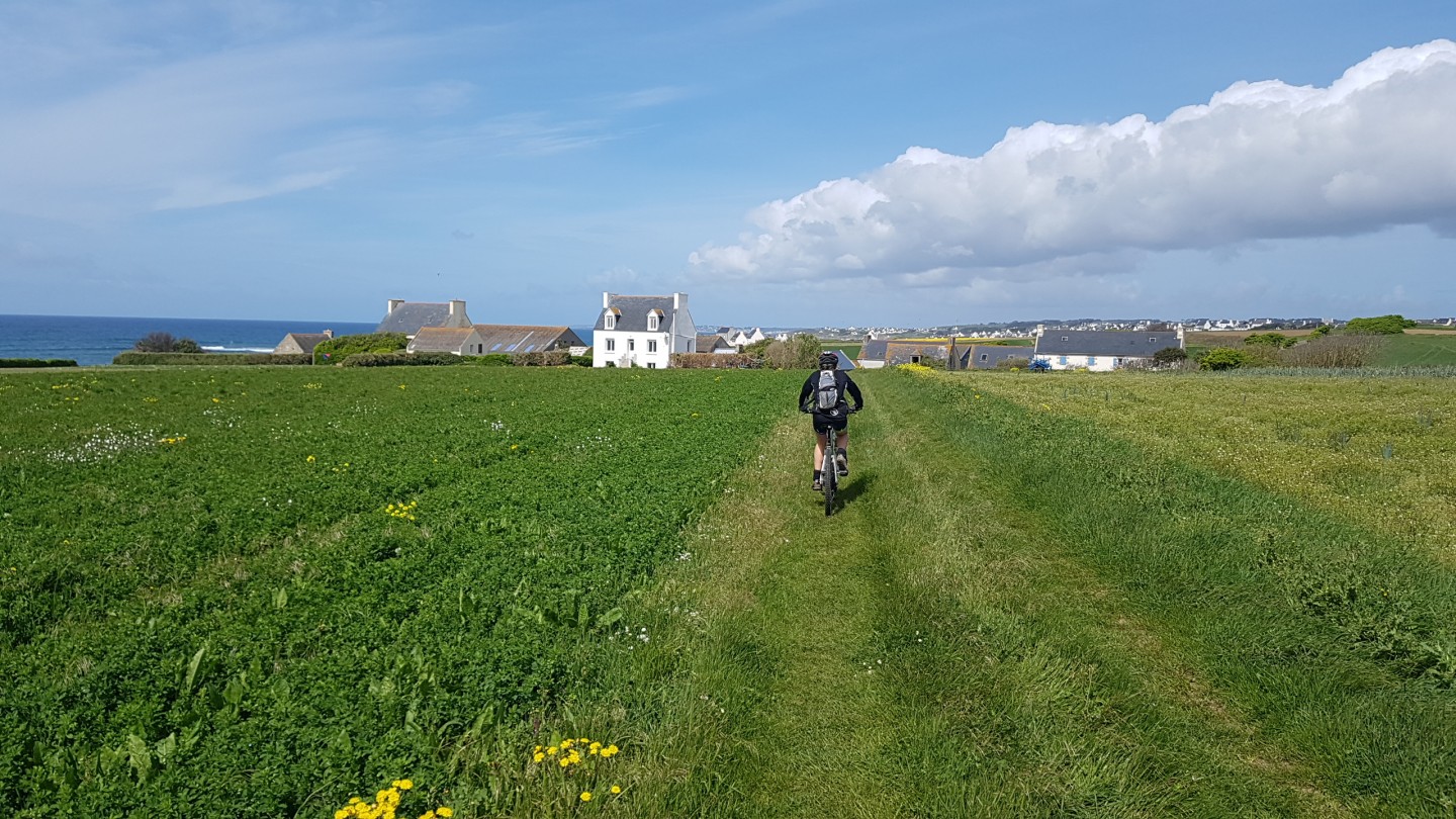 De Tréogat au phare du Poulhan et retour