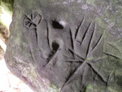 Gravures rupestres du Mont Aiveu