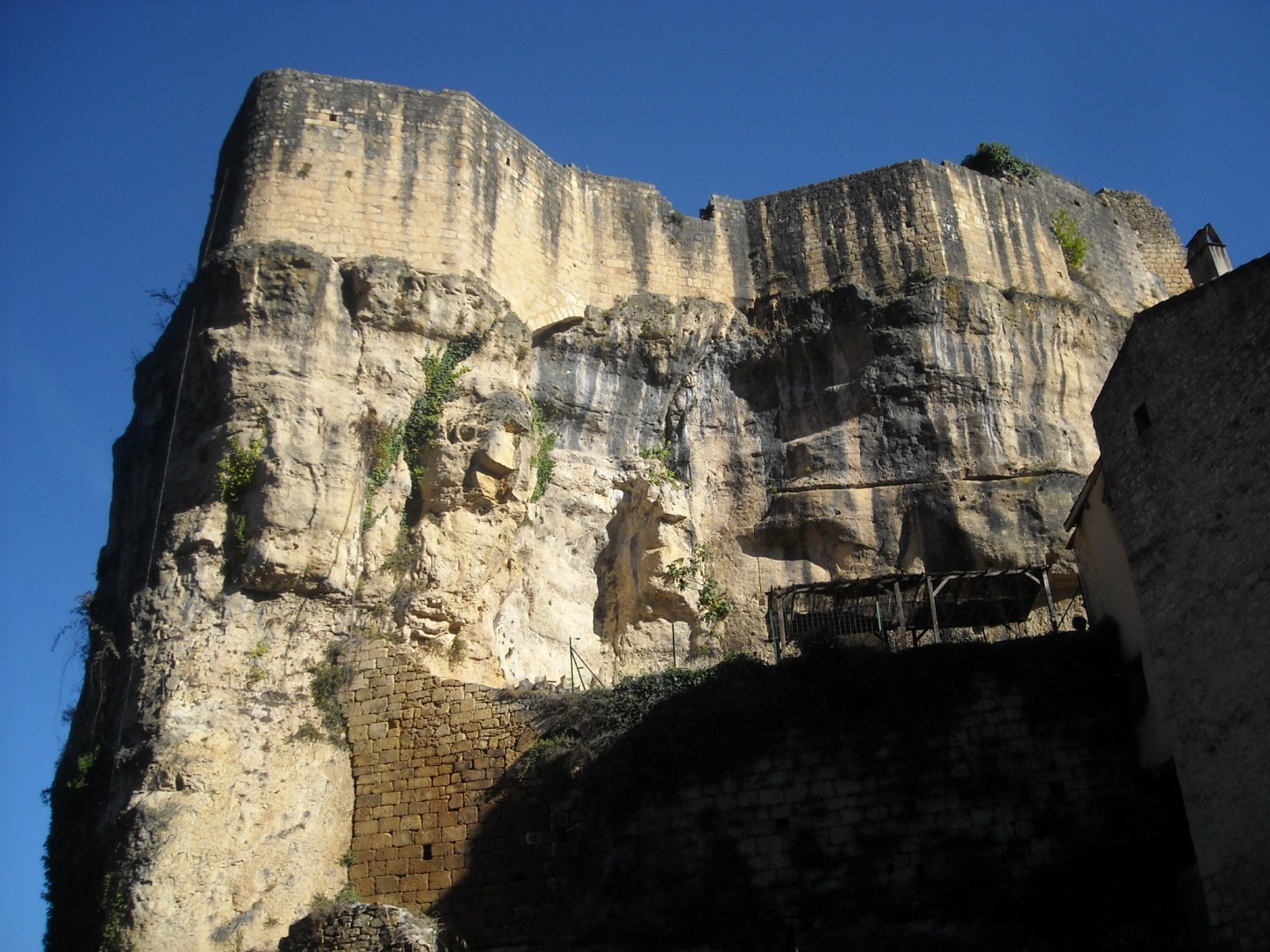 Châteaux de Gavaudan, Biron et Monpazier