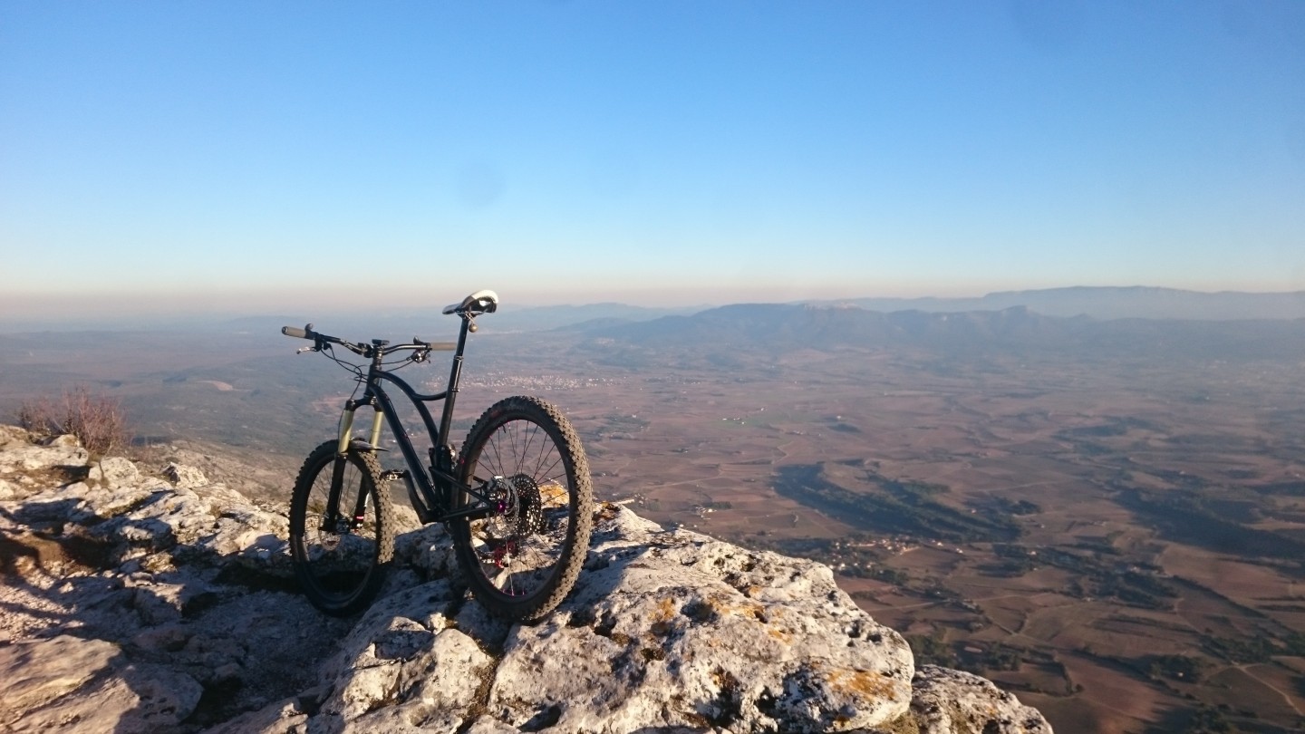 Le Pic des Mouches depuis Puyloubier