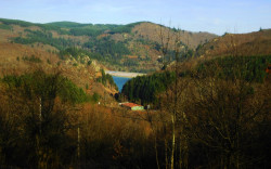 Vue sur le barrage du Rouchain