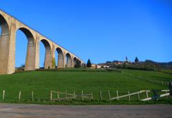Viaduc et village de Mussy sous Dun