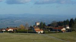 Vieux Bourg de Cherier (810 m)