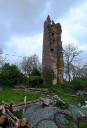 Après Chirassimont, Ruine de la Tour de Vareilles