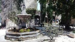 Fontaine Village de Saignon