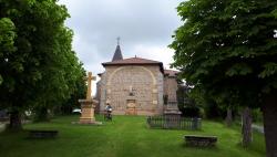 Les Biefs (03120), l'église, point de départ et d'arrivée
