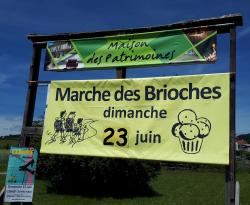 Matour, Banderole de la Marche des Brioches 2019