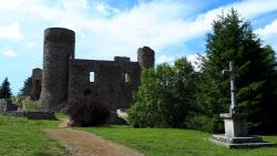 Château des Cornes d'Urfé (930 m)