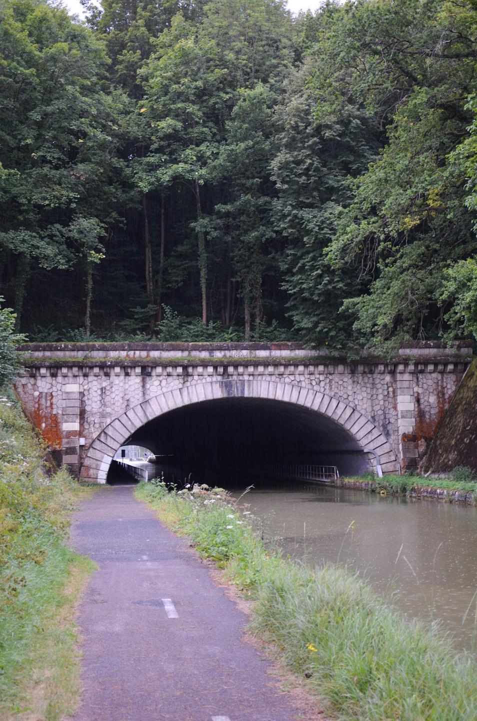 Sentiers surplombant la Marne