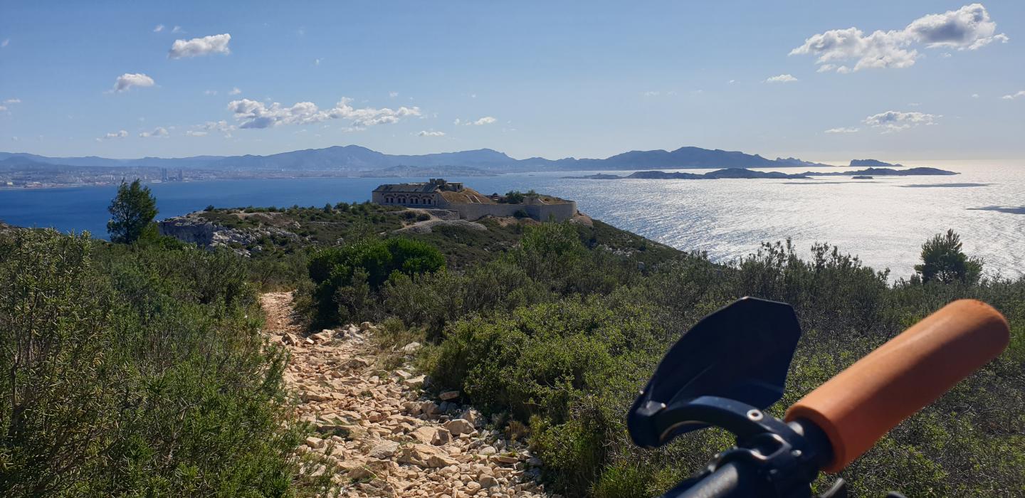 Condensé de belles traces autour du Rove et du Cap Méjean