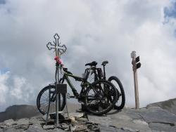 VTT-17944