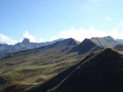 La Pierra Menta au fond