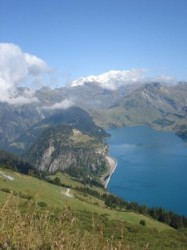 Le Lac de Roselend et le Massif du Mont-Blanc
