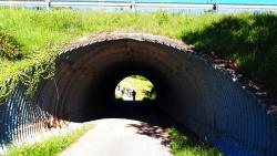 Passage sous la D 8, entre Villemontais et Saint-Polgues