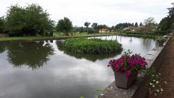 St André d'Apchon, bassin à côté du parking
