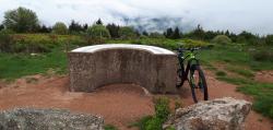 La Verrerie, la table d'orientation, vue sur les alpes (EST) et les puys d'Auvergne (OUEST)