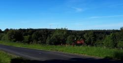 Au retour, proche du pylône, vue sur les éoliennes