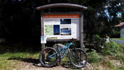 Entrée sur le parc éolien de St Nicolas des Biefs