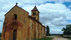 Montceaux l'Étoile, l'église