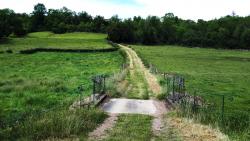 Montée raide sur Semur en Brionnais