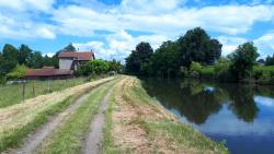 Bord du canal de Roanne à Digoin, les Galands