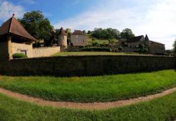 Semur en Brionnais, château de la vallée