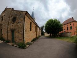 Fleury la Montagne, église et mairie