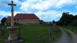 Ferme et Croix du Brionnais