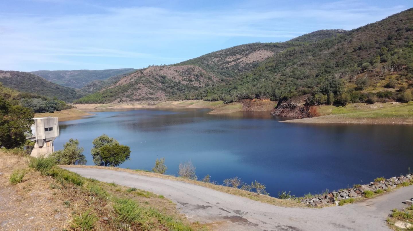 Autour du barrage de la Verne