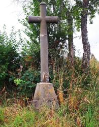 Croix avant le camping