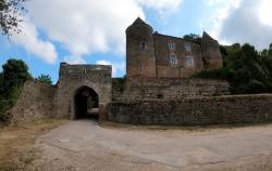 Brancion, Château