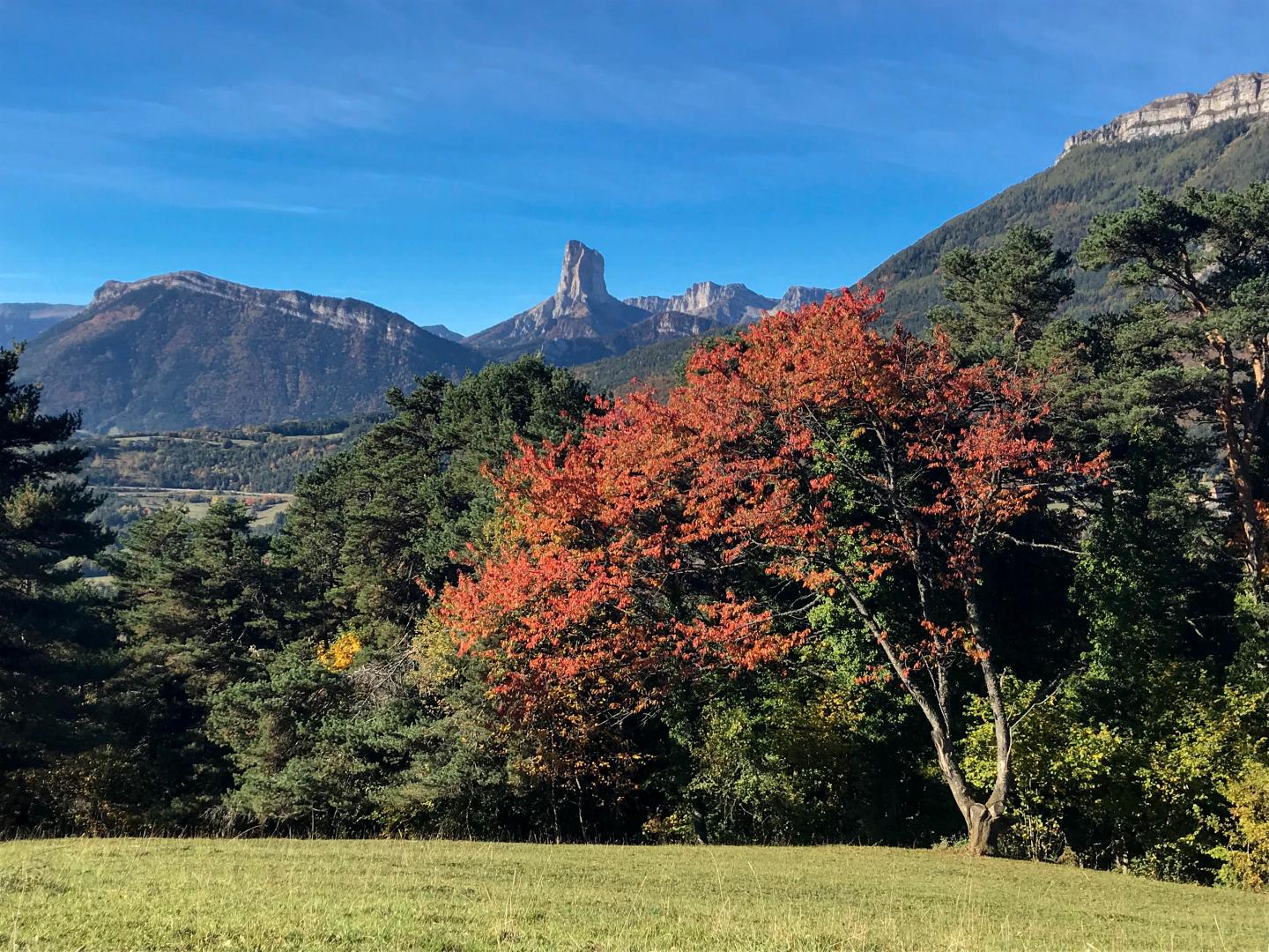 Le Trièves au-dessus du lac de Monteynard