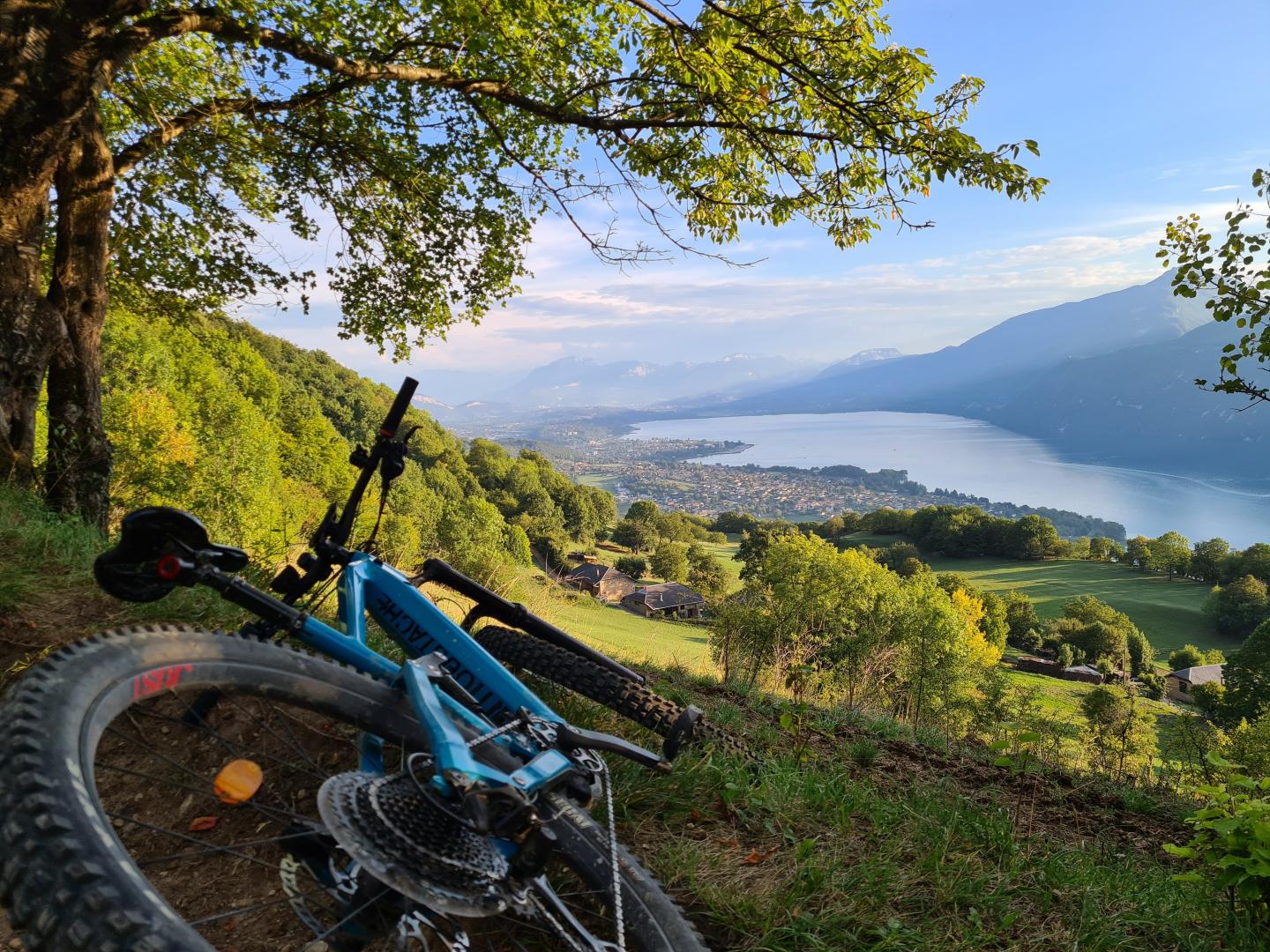 Tour des contreforts de la Chambotte