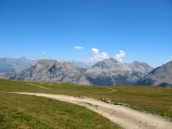 Route qui monte au fort